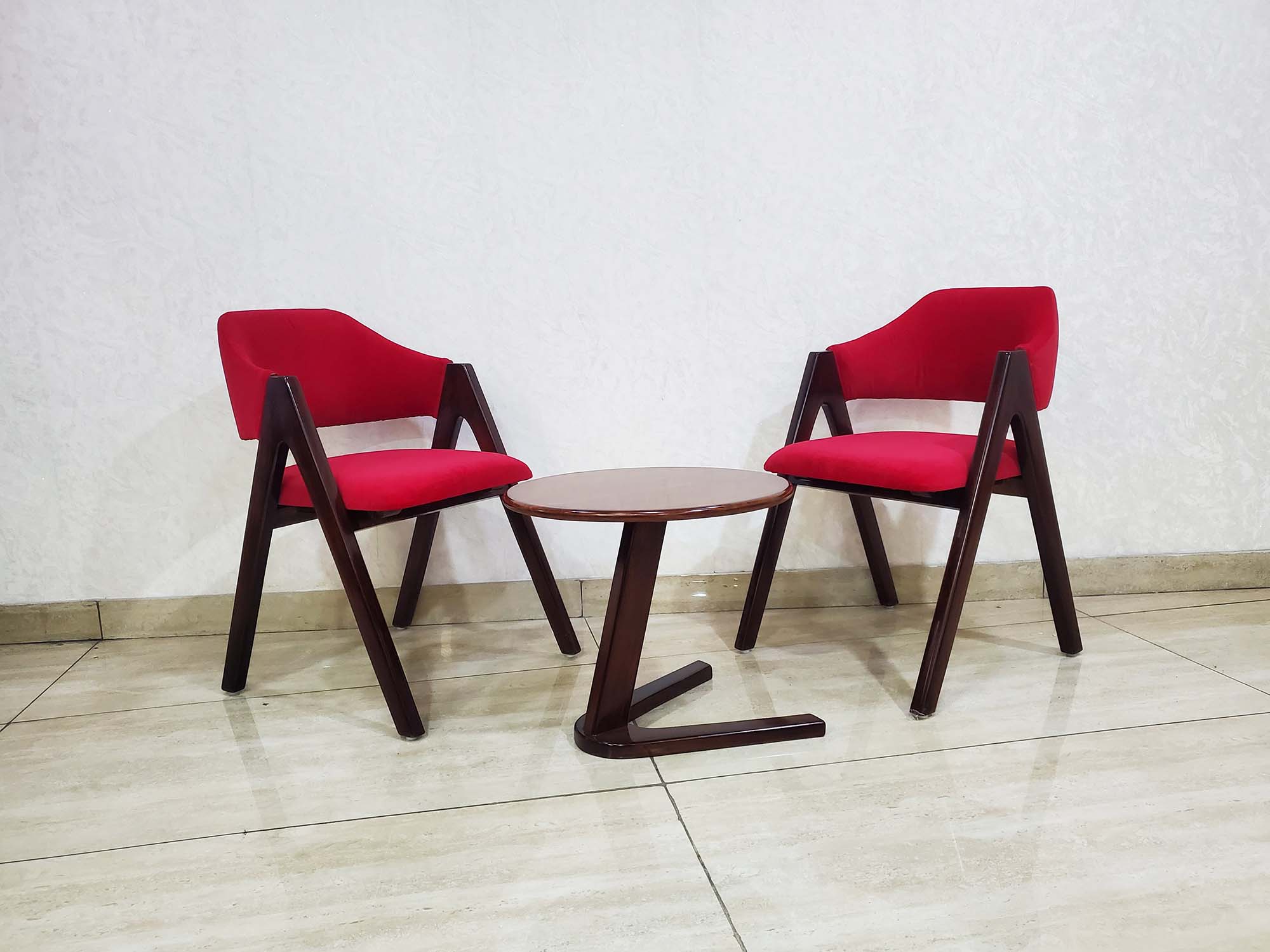 Sisau Table Chair set`